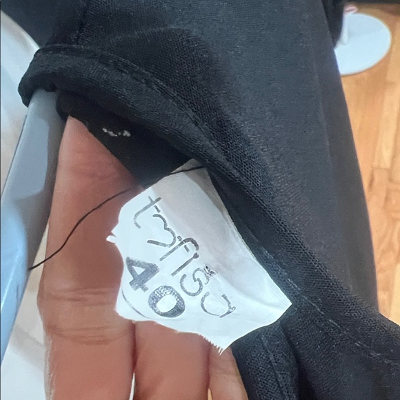 Pre-loved🖤🖤Elegant Black and White Striped Sleeve Dress - Picture 15 of 15